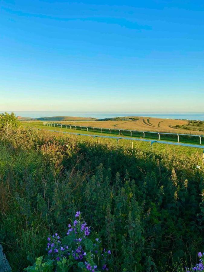 2 Bed Retreat With Amazing Sea Views In Holiday home Brighton