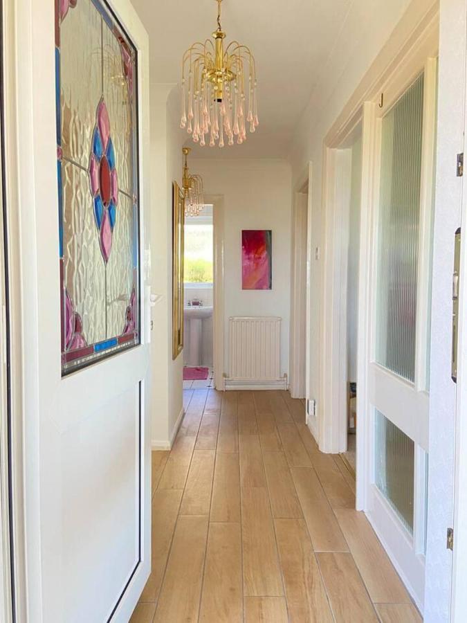 2 Bed Retreat With Amazing Sea Views In Holiday home *