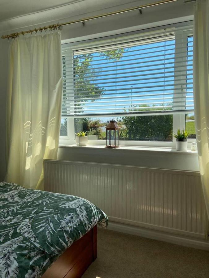 2 Bed Retreat With Amazing Sea Views In
