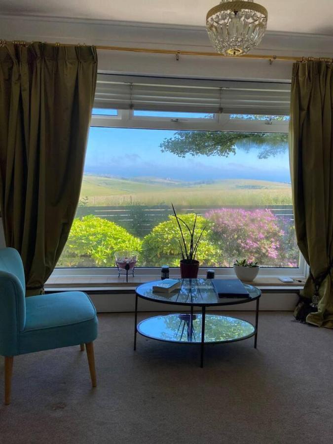 2 Bed Retreat With Amazing Sea Views In Holiday home Brighton